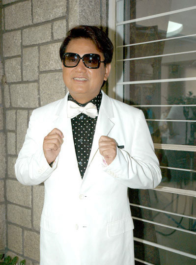 原定28日陈百祥苗侨伟做客聊天因故取消