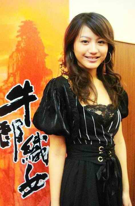 杨渝渝新片欲做内地吴君如揣摩剧本练演技(图)
