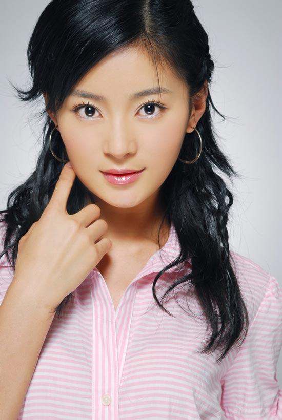 乖乖女变野性看王媛可《戴着面具跳舞》72变