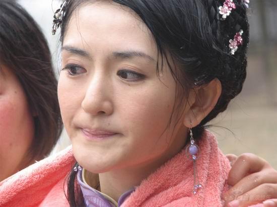 《壮士出征》谢娜高烧坚持工作精神感染剧组