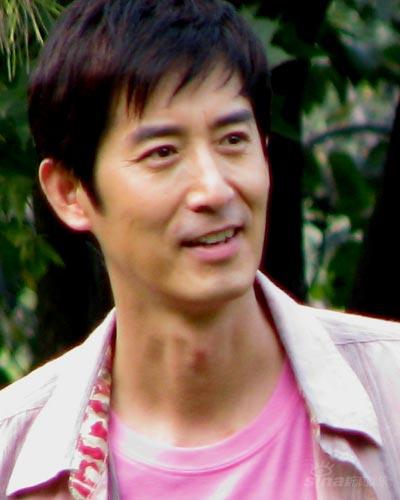 资料：《别让爱沉默》主演剧照-马跃饰秦志友