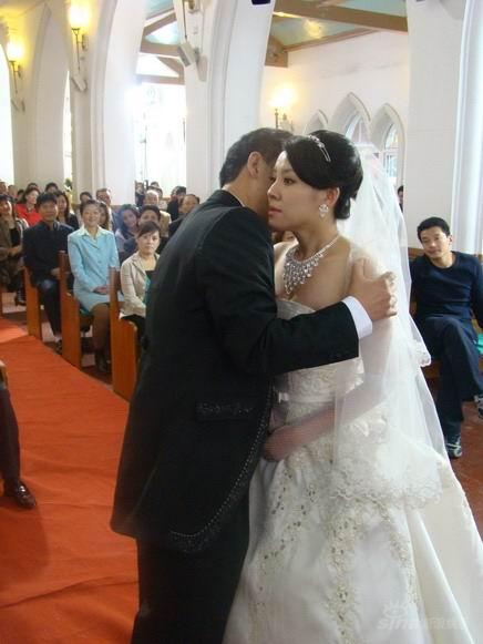 表现刘琳"结婚"遇设计陷阱 笑谈理想婚恋状态;; 父母爱情刘琳剧照