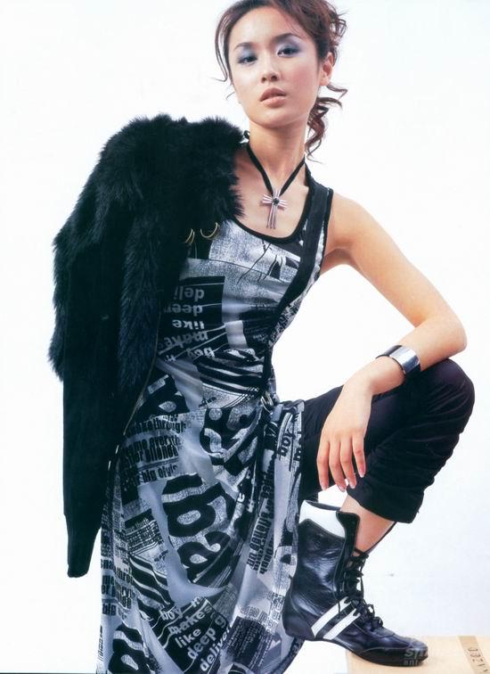 丁莉秋冬写真 演绎冰火两重天的女人别样情(图