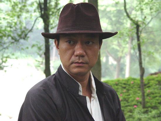 新浪娱乐讯 由青年演员董勇主演的33集电视剧《重庆谍战》已在上海
