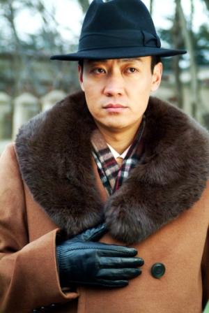 辛柏青出演谍战剧《雪狼》 双重身份难辨善恶