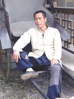 电视剧《狼烟北平》正在怀柔紧张拍摄,扮演文三儿的刘佩琦在剧中拉洋