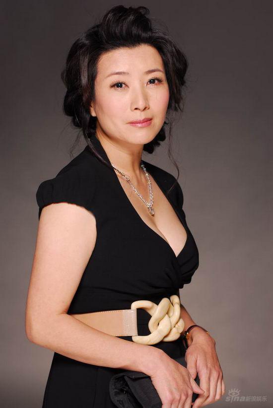 王静《英雄无名》《谁懂我的心》塑造魅力女人