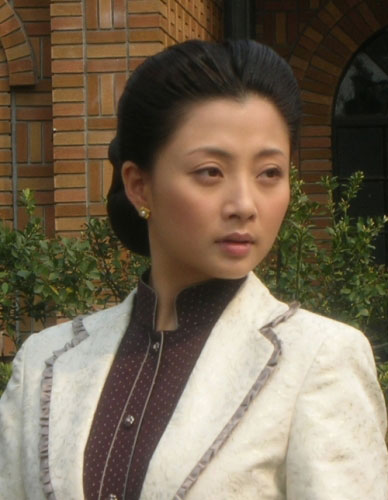 殷桃《望族》首与女导演合作 与胡玫默契十足