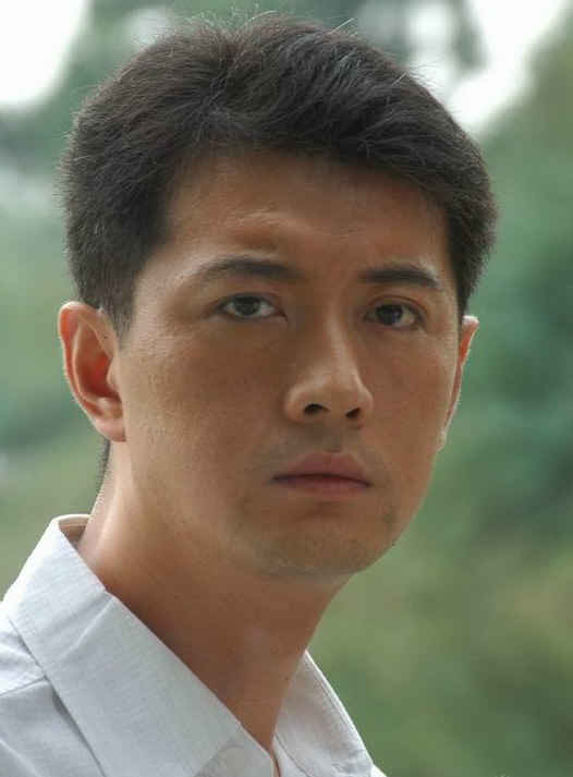《红颜的岁月》一波三折 王同辉创业不怕烤红薯