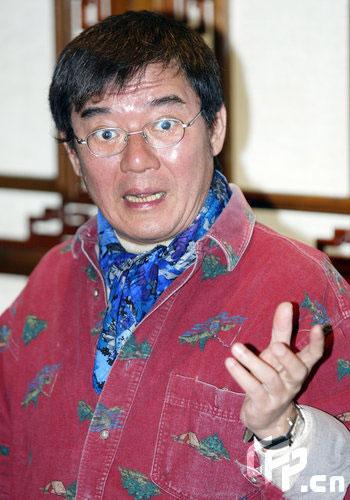 李立群侃侃而谈