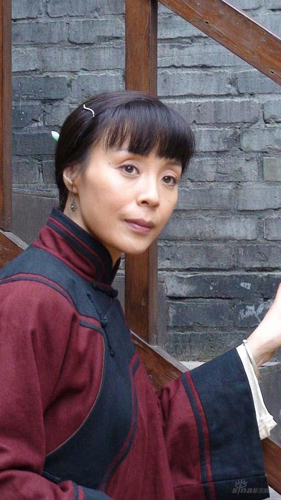 同为北京人民艺术剧院资深台柱的两人