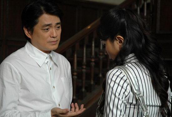 由潘虹,萨日娜,汤镇宗,李修蒙,高歆迪主演的25集电视连续剧《亲人爱人