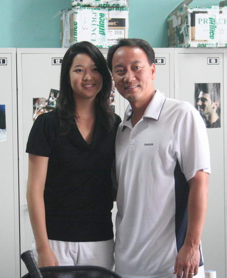 张德培和妻子亲密无间