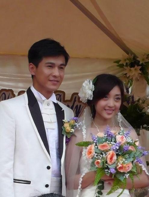 姜鸿《中国式相亲》婚纱照曝光 灰姑娘终觅良缘