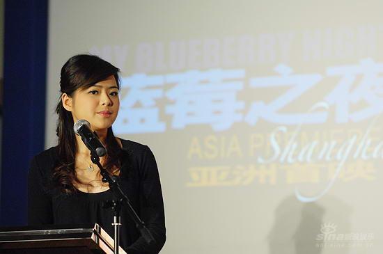 东方卫视主持人陈辰接受新浪娱乐电话连线,她觉得相比病魔缠身,现在