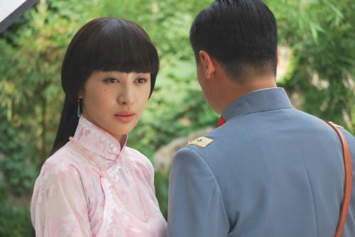 李菲儿 新浪娱乐讯 随着电视剧《锁清秋》在全国各地屡创收视第一,剧