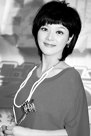 央视女主播胡蝶晒工作 揭秘央视主播生态(图)