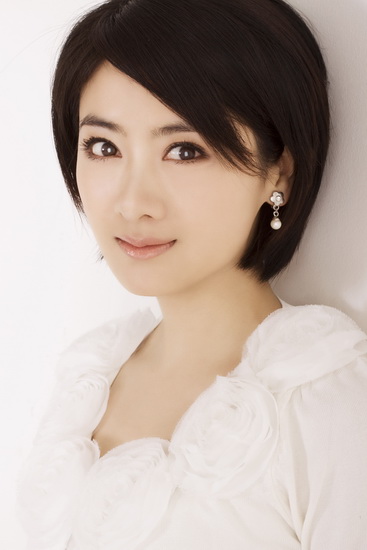 新浪娱乐讯 由橙天艺人小李琳主演的新农村题材青春励志电视剧《族魂