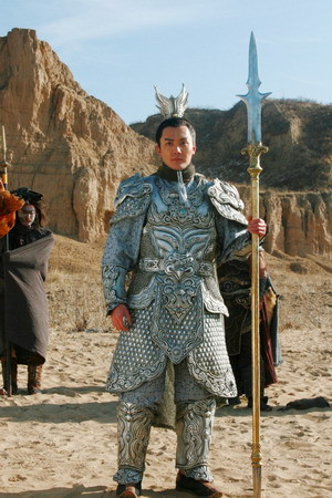 冯绍峰弃文从武出演二郎神 哮天犬再成谜