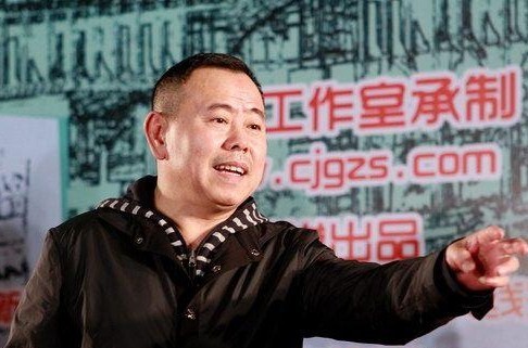 50:20 新浪娱乐 潘长江与众美女 潘长江 新浪娱乐讯 4月25日,继电视剧