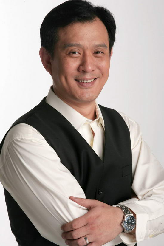 杨子骅形象俊朗,是富有表现力的中年演员