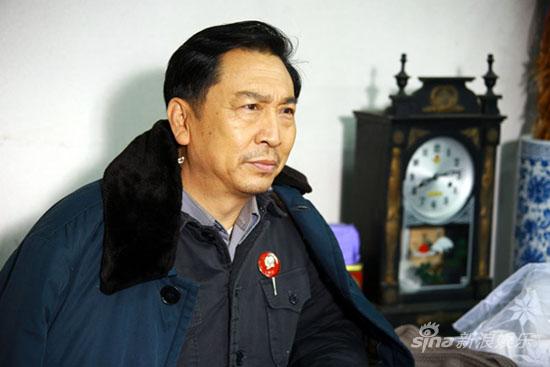 毕彦君"牵手"吕丽萍 《傻春》演夫妻别趣横生
