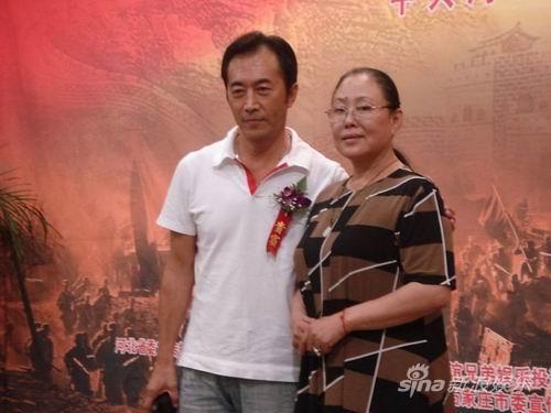 发布会上尤其以实力演员斯琴高娃与郑晓宁最为抢眼,剧中二人将饰演