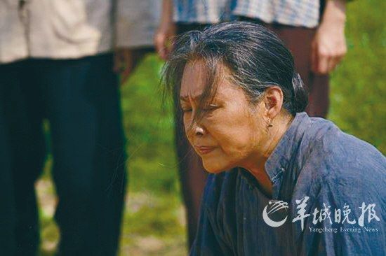 斯琴高娃和女儿孙丹 陈亮声(左)与斯琴高娃甚少一起公开亮相 斯琴高