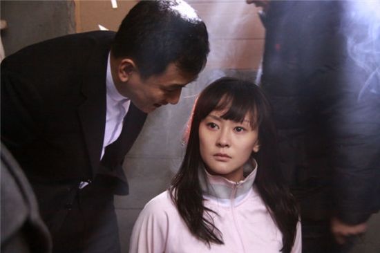 求一部电视剧,讲述v姐姐的事,好像有一个女的叫姐姐,还有好像个女校,记网剧白雪男生孙大勇图片