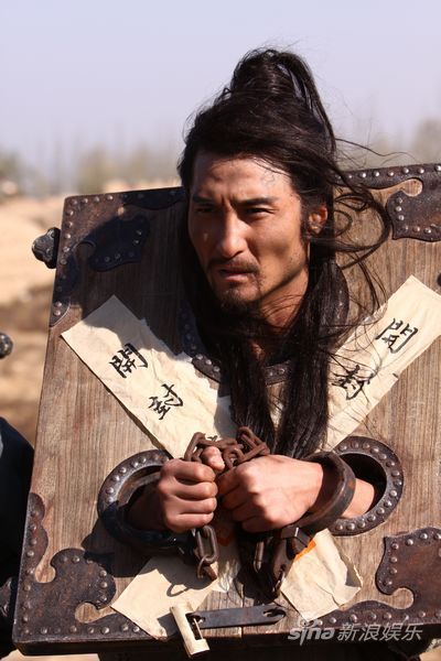 新浪娱乐讯 因饰演新《水浒传》中的林冲一角而人气大增的著名演员