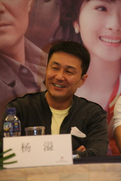 杨溢