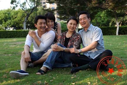 全家福_涂松岩,姚芊羽,凯丽,寇振海(左起)