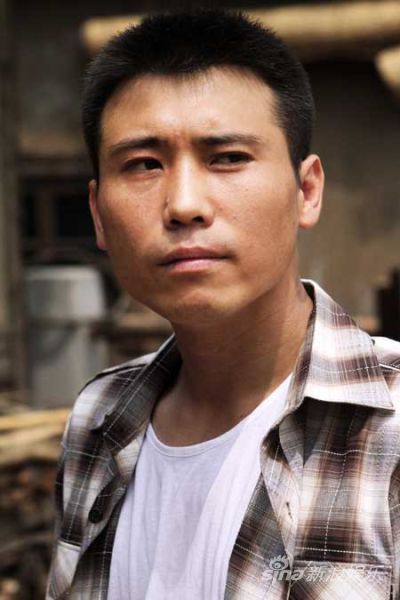 《遥远的幸福》沈阳热拍 李乃文化身摩登青年