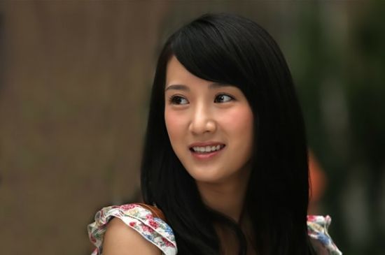 李念饰演秋天女友夏妍