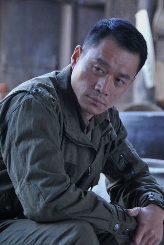 新浪娱乐讯 丁海峰主演的32集电视剧《瑶山大剿匪》今晚登陆北京