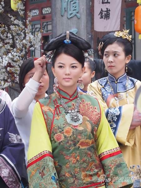李湘《宫2》剧照曝光 客串官太太婉约大气(图)