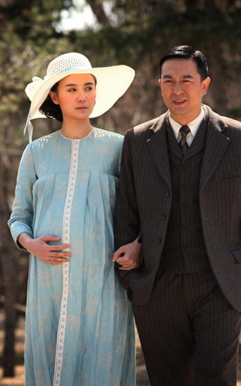 《悬崖》超《刀尖》 张嘉译小宋佳上演悲情结局