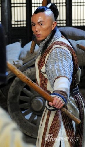 谢苗以寡敌众显威武 《建元风云》精彩武戏剧照曝光 新浪娱乐讯 电视