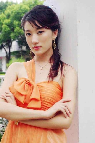 白茹首演反派 《冷风暴》中化身蛇蝎女人