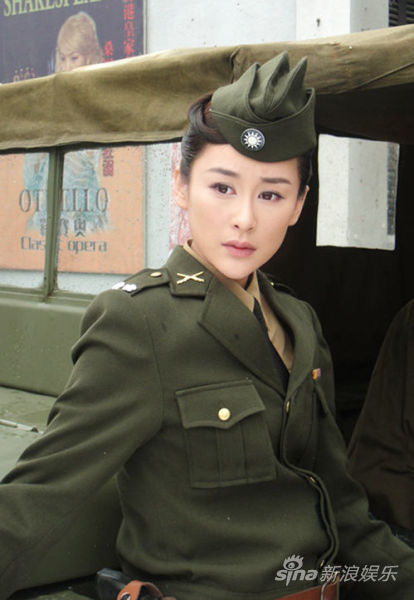 青年女星周扬戎装上阵,饰演国民党女特工一角.