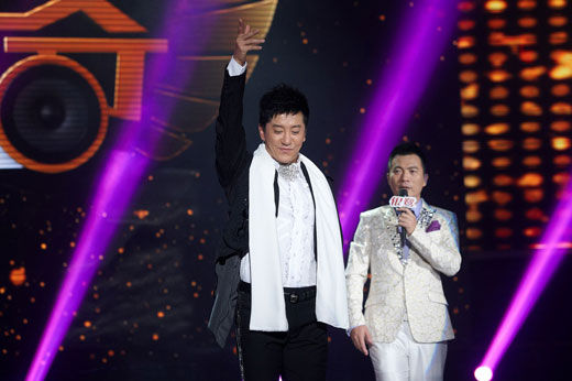 毛宁助阵歌声传奇三度换装引怀旧风