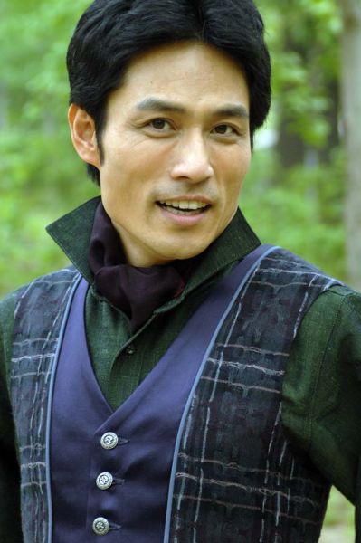《愤怒的摄影师》刘家良自抽100个嘴巴