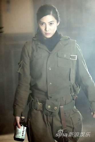 王珂饰演女子炸弹部队队长薛敏