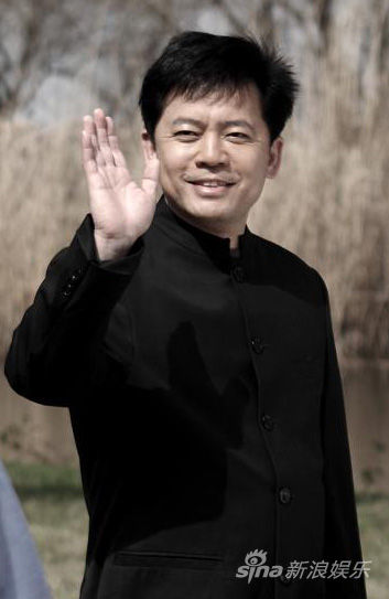 英雄何政军也叛变 《对与决》里玩潜伏
