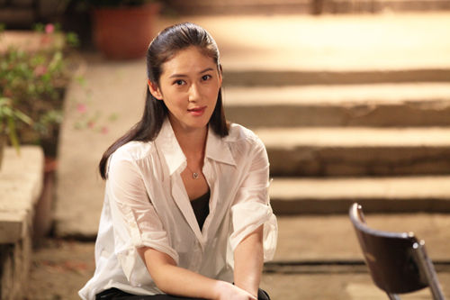 该剧汇集了赵柯,斯琴高娃,牛莉(微博)等实力演员,剧中赵柯有别以往婉