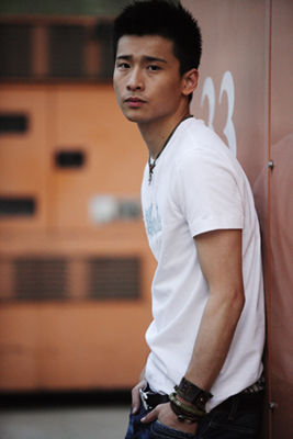 阳光型男邓安奇