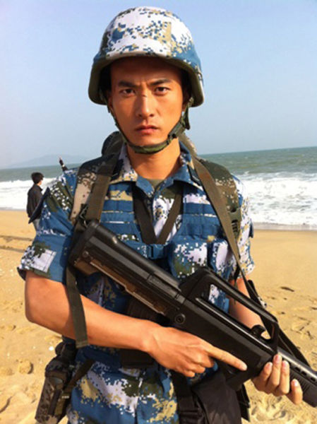 《火蓝刀锋》赫子铭本色诠释正者无敌