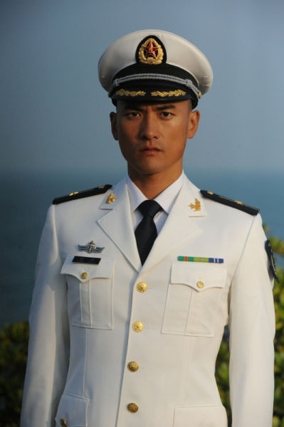 赫子铭《火蓝刀锋》:怕媳妇是制胜法宝