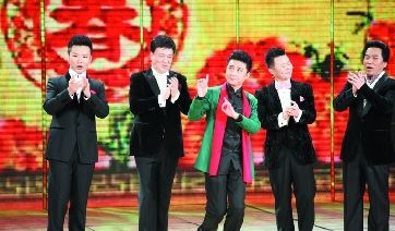 周炜2012央视春晚上表演