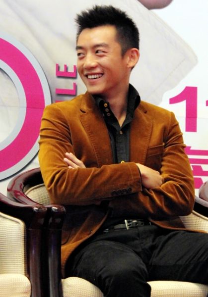 而在好哥们贾乃亮的提议之下,郑恺也允诺如果该剧收视第一,就将向广大